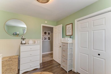 Stunning three bedrooms two baths, master bath, 1600 square foot - photo 16