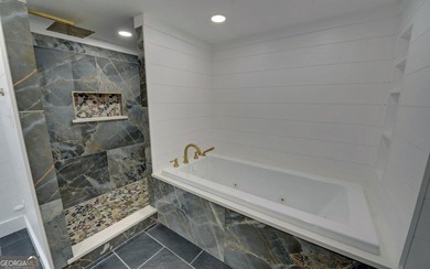 You want Deep water? Quiet Neighborhood! This home features a - photo 17