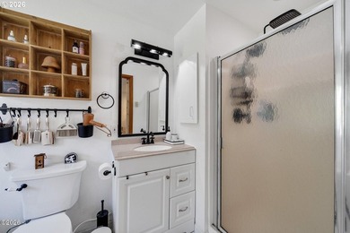 Located in the heart of Rockaway Beach! Nice single-level home - photo 18