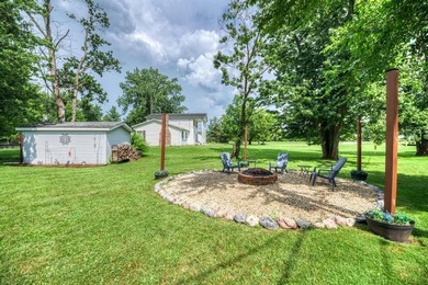Stunning three bedrooms two baths, master bath, 1600 square foot - photo 25