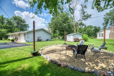 Stunning three bedrooms two baths, master bath, 1600 square foot - photo 26