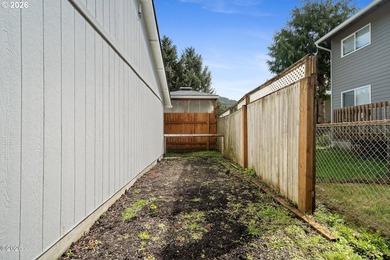 Located in the heart of Rockaway Beach! Nice single-level home - photo 28