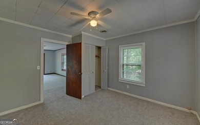 You want Deep water? Quiet Neighborhood! This home features a - photo 32