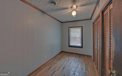 You want Deep water? Quiet Neighborhood! This home features a - photo 33