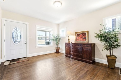 One lot, two renovated detached homes in Oakland's vibrant - photo 40