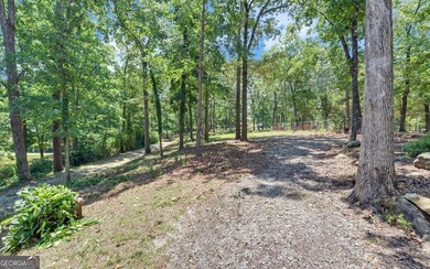 You want Deep water? Quiet Neighborhood! This home features a - photo 40