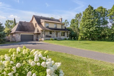 St Lawrence River Home For Sale in Saint-Antoine-de-Tilly 