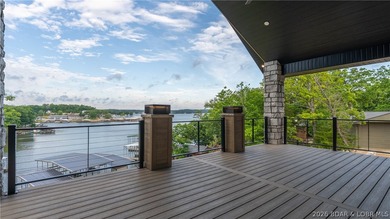 Luxury lakefront living w/ high-end finishes, exceptional - photo 4