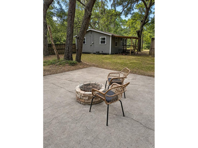 Set on a quiet street in Southeast Gainesville, this 2-bedroom - photo 12