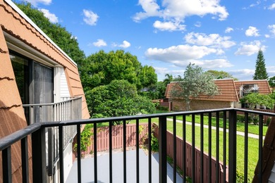 Beautifully renovated corner-unit townhome featuring 2 bedrooms - photo 14
