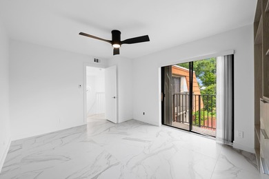 Beautifully renovated corner-unit townhome featuring 2 bedrooms - photo 15