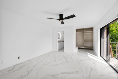 Beautifully renovated corner-unit townhome featuring 2 bedrooms - photo 18