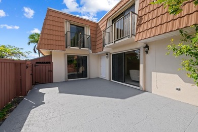 Beautifully renovated corner-unit townhome featuring 2 bedrooms - photo 22