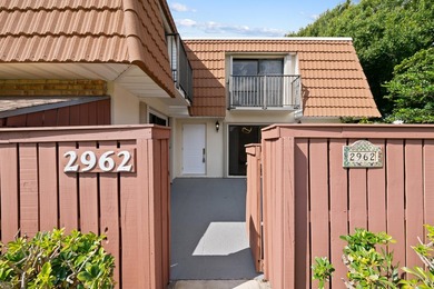 Beautifully renovated corner-unit townhome featuring 2 bedrooms - photo 24