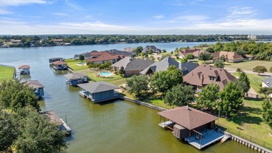 Welcome to your ultimate waterfront retreat in one of Granbury's - photo 2