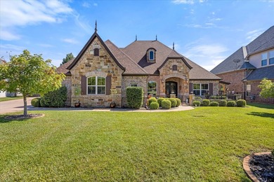 Welcome to your ultimate waterfront retreat in one of Granbury's - photo 4