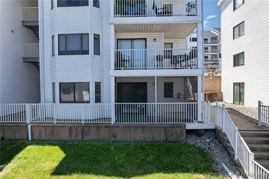 Here's your chance to own this freshly painted and cleaned 2nd - photo 1
