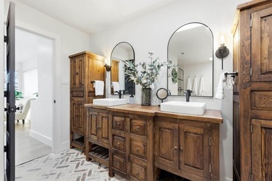 Lake Lewisville Home For Sale in Highland Village Texas