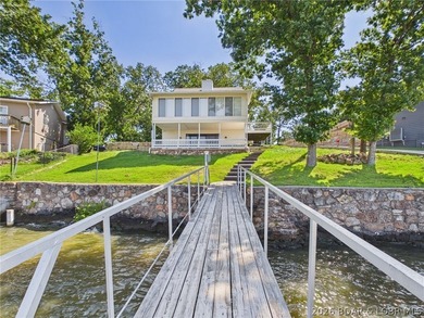 ***MOTIVATED SELLERS*** Lake living is easy in this beautiful - photo 4