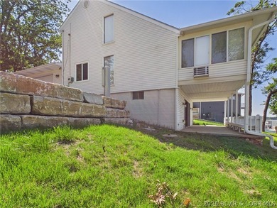 ***MOTIVATED SELLERS*** Lake living is easy in this beautiful - photo 8