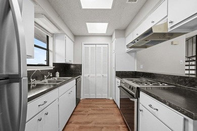 Experience the best of Horseshoe Bay living in this - photo 13