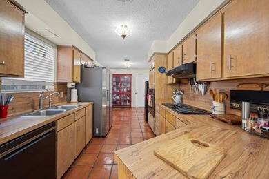 Lamar Peninsula Retreat under Majestic Coastal Oaks. Nestled - photo 14
