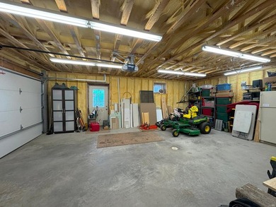 Lake Vermilion Log Home: Rare South Facing 3+BR, 3 BA, Like New - photo 18