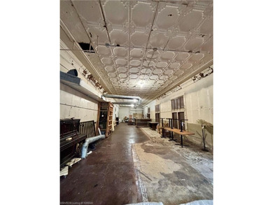 Great historic property in the entertainment district of - photo 5