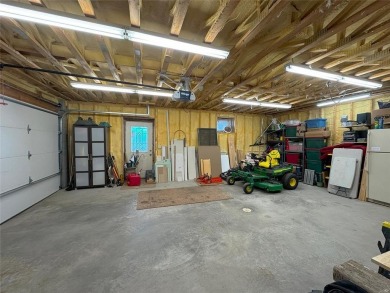 Lake Vermilion Log Home: Rare South Facing 3+BR, 3 BA, Like New - photo 37