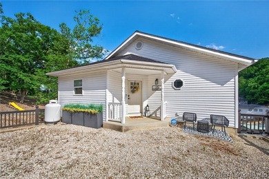 Absolutely charming lake home completely remodeled with great - photo 6
