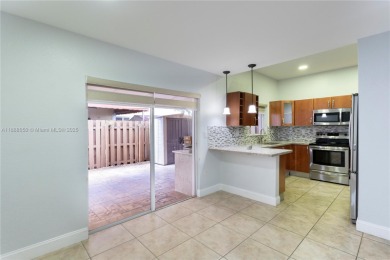 Lake Townhome/Townhouse For Sale in Hialeah, Florida