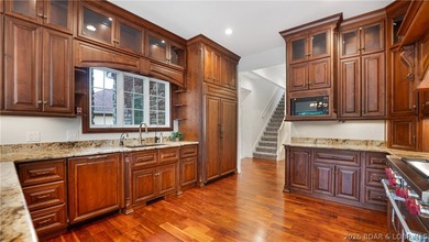 Iconic & class throughout this incredible Lakefront Estate - photo 12