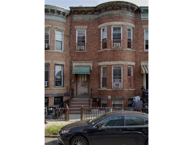 Great Location 8 Ave 2 family brick house20x50, lot 20X80 - photo 1