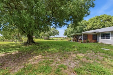 Welcome to this beautifully renovated 3-bedroom, 2-bath home in - photo 33