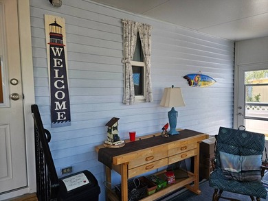 Welcome to this 1991 Barrington HS - 3 bedroom/2 Bath, 1152 sq - photo 4