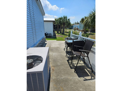 Welcome to this 1991 Barrington HS - 3 bedroom/2 Bath, 1152 sq - photo 7