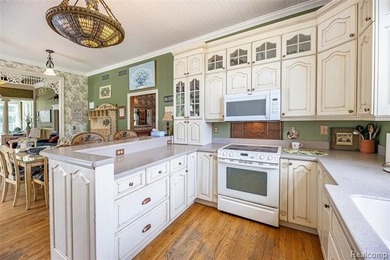 A true masterpiece filled with distinctive architectural details - photo 38