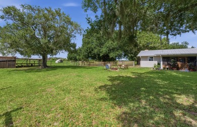 Welcome to this beautifully renovated 3-bedroom, 2-bath home in - photo 38