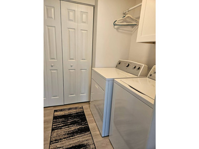 Welcome to this 1991 Barrington HS - 3 bedroom/2 Bath, 1152 sq - photo 9