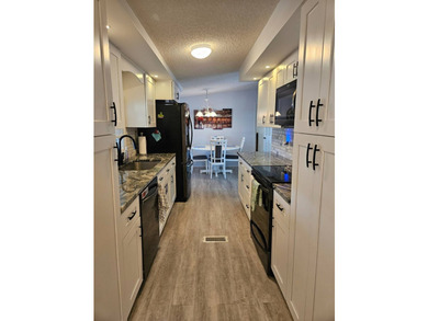 Welcome to this 1991 Barrington HS - 3 bedroom/2 Bath, 1152 sq - photo 10