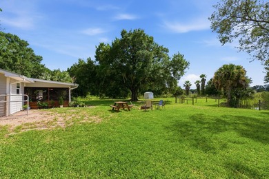 Welcome to this beautifully renovated 3-bedroom, 2-bath home in - photo 45