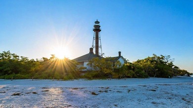Imagine waking up just minutes from the breathtaking beaches of - photo 46