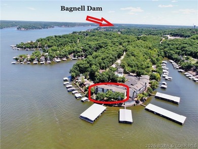 Enjoy lake living at its best in this well-maintained 2-bedroom - photo 3