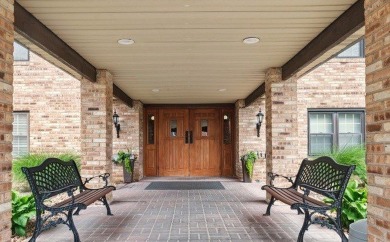 Lake Condo For Sale in Westmont, Illinois
