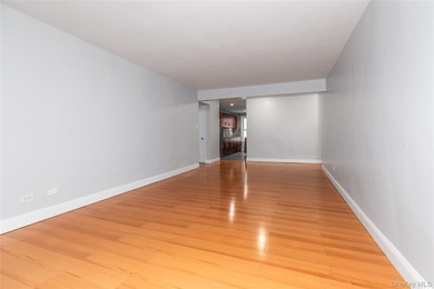 Spacious One Bedroom Apartment in a desirable location near 71st - photo 3