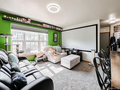 Beautifully maintained 4-bedroom home offering lake views and - photo 17