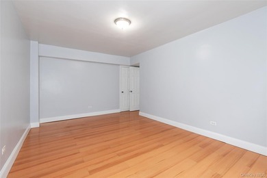Spacious One Bedroom Apartment in a desirable location near 71st - photo 8