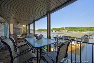 You're in luck just listed 3 bedroom 2 bath walk-in end unit is - photo 1