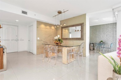 A MUST SEE! SPACIOUS, BRIGHT & BEAUTIFULLY RENOVATED! This - photo 3