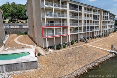 Lake front life never looked so good! Check out this 3 bedroom 2 - photo 4